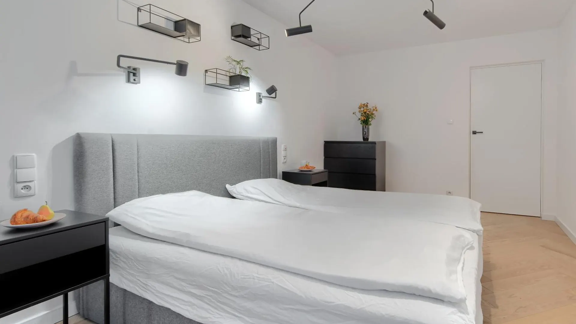 Seaside Retreat Gdansk - 64M2, Parking, Workspace- By Rentujemy Apartment