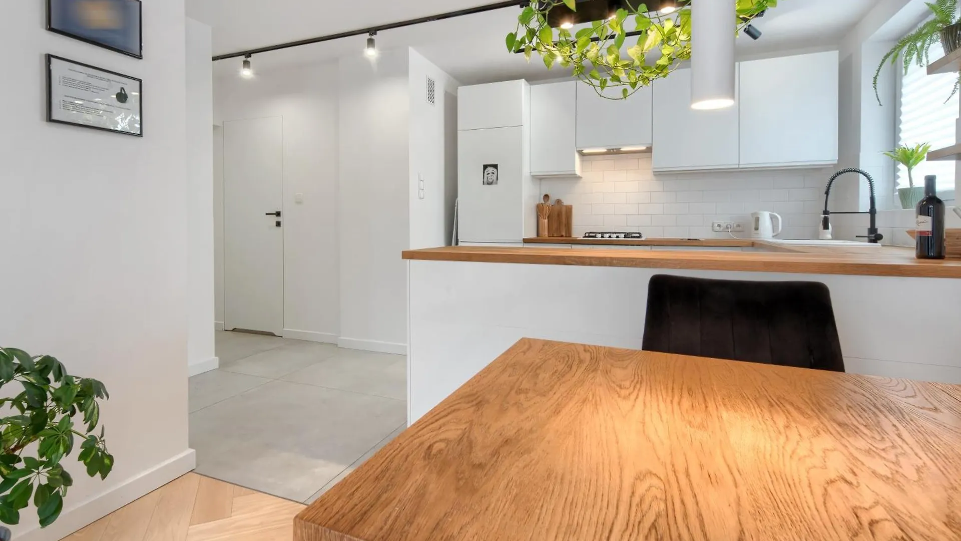 Apartment Seaside Retreat Gdansk - 64M2, Parking, Workspace- By Rentujemy